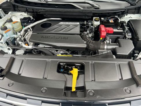 Used 2025 Nissan Rogue Platinum w/ Tech Package AWD/4WD image 31