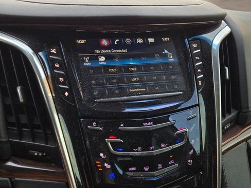 Used 2016 Cadillac Escalade Premium RWD image 30