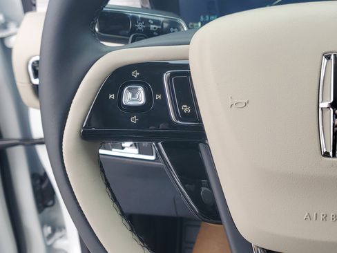 New 2026 Lincoln Corsair Premiere image 15