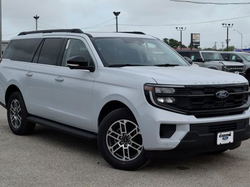 New 2026 Ford Expedition Max Active RWD image 3