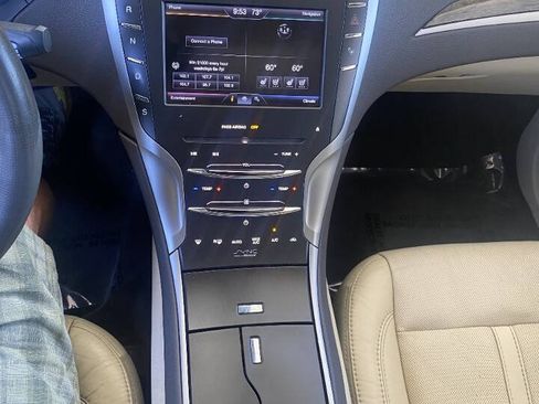 Used 2013 Lincoln MKZ FWD image 23
