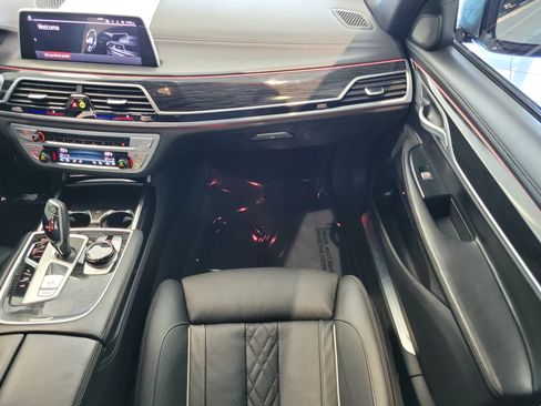 Used 2022 BMW 750Li xDrive AWD/4WD image 16
