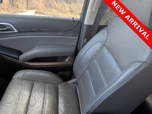 Used 2020 GMC Yukon Denali w/ Denali Premium Package image 26