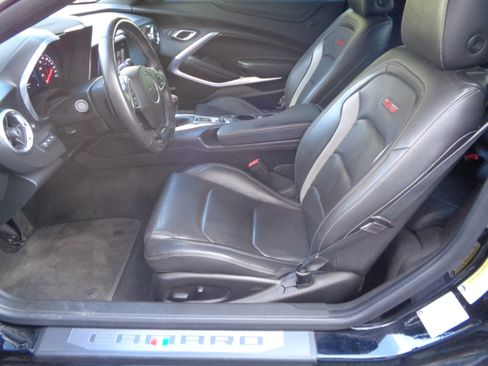 Used 2017 Chevrolet Camaro SS image 27