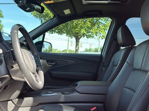 Used 2024 Honda Passport TrailSport image 12