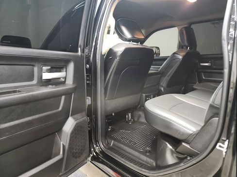 Used 2019 RAM 3500 Tradesman w/ Chrome Appearance Group image 23