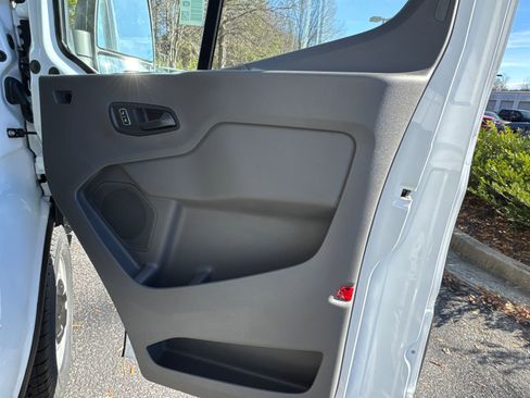 New 2026 Ford Transit 250 148 Medium Roof w/ Load Area Protection Package RWD image 15
