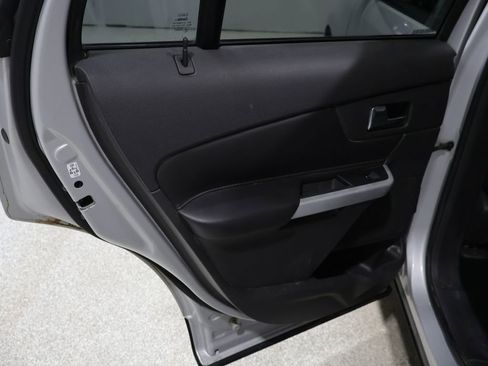 Used 2013 Ford Edge SEL image 19