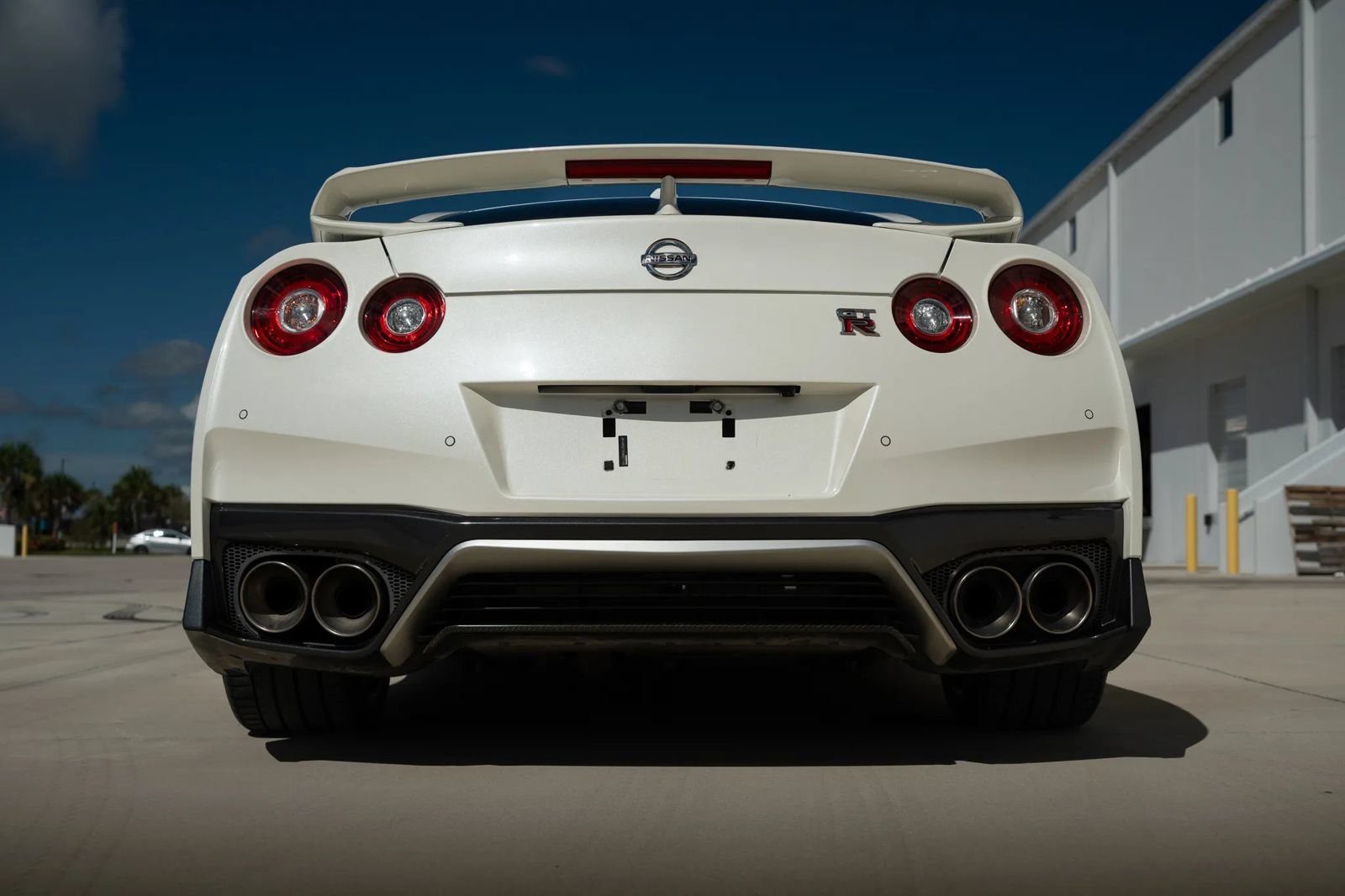 Used 2017 Nissan GT-R Premium w/ Premium Interior Package AWD/4WD image 62