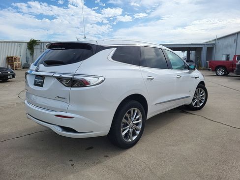 Used 2024 Buick Enclave Avenir w/ Avenir Technology Package image 5