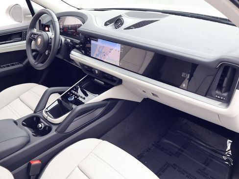New 2026 Porsche Cayenne S AWD/4WD image 25