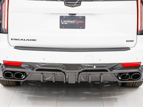 Used 2024 Cadillac Escalade Sport Platinum w/ LPO, ONYX Package image 18