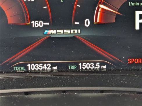 Used 2018 BMW M550i xDrive image 3