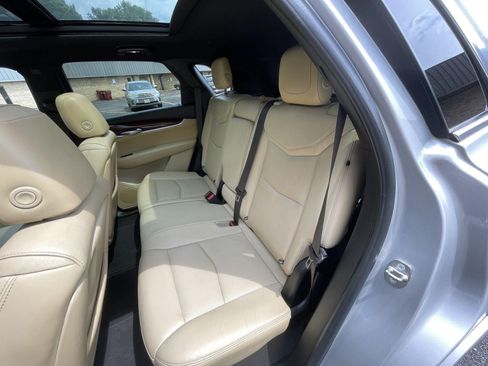 Used 2018 Cadillac XT5 Premium Luxury FWD image 40
