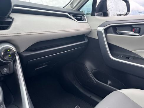 Used 2025 Toyota RAV4 XLE Premium image 25