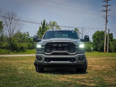 New 2026 RAM 3500 Big Horn AWD/4WD image 10