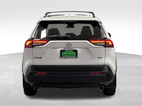 Certified 2019 Toyota RAV4 XLE w/ Carpet Mat Package image 4