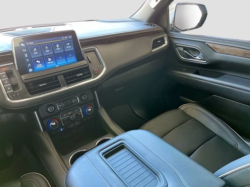 Used 2023 Chevrolet Suburban Premier RWD image 23