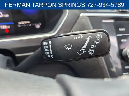 Used 2023 Volkswagen Tiguan SE FWD image 33