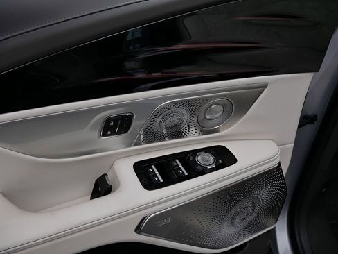 Used 2025 Lincoln Nautilus Black Label image 17