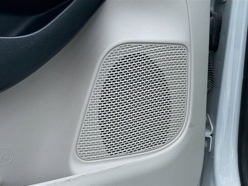 Used 2020 Chrysler Pacifica Touring-L Plus w/ Tire & Wheel Group image 25