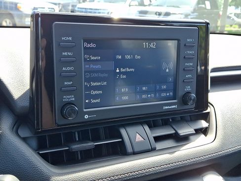 Used 2022 Toyota RAV4 LE AWD/4WD image 19