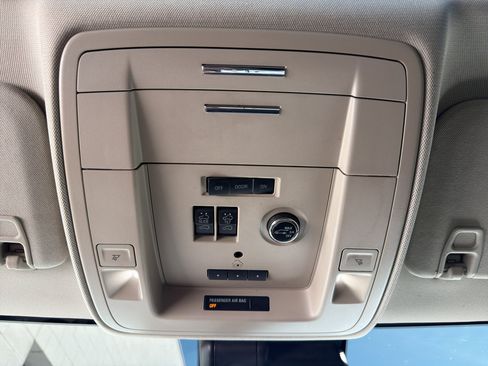 Used 2020 Chevrolet Tahoe Premier AWD/4WD image 21