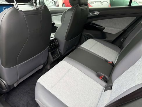 Certified 2023 Volkswagen ID.4 Pro RWD image 10