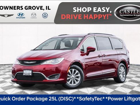Used 2017 Chrysler Pacifica Touring-L image 1