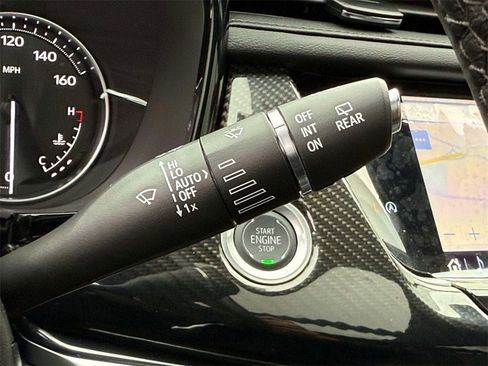 Used 2024 Cadillac XT6 Sport image 32