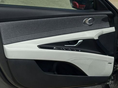 New 2026 Hyundai Elantra Limited FWD image 46