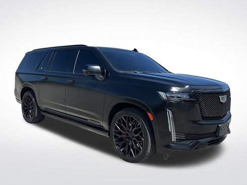 Used 2022 Cadillac Escalade ESV Sport Platinum w/ LPO, ONYX Package AWD/4WD image 6