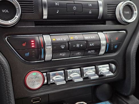 Used 2018 Ford Mustang Premium image 14