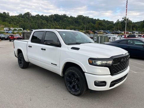 Used 2025 RAM 1500 Big Horn AWD/4WD image 2