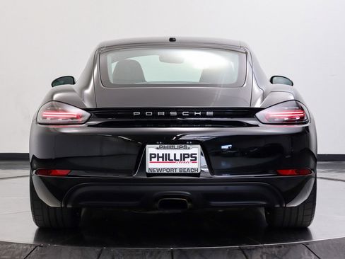 Used 2018 Porsche 718 Cayman RWD image 4