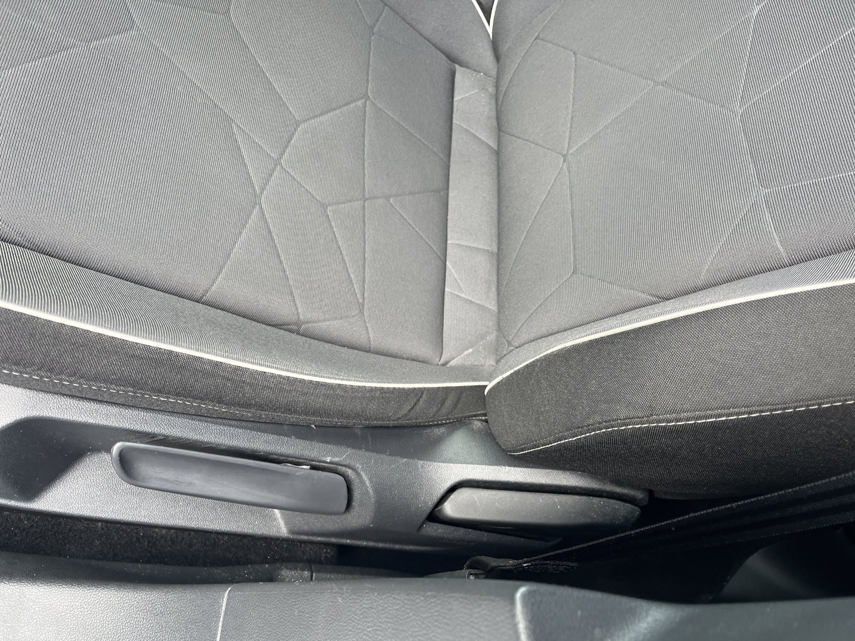 Used 2025 Volkswagen Jetta Sport FWD image 18