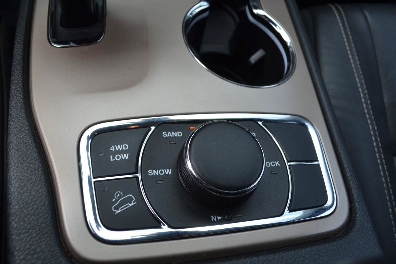 Used 2015 Jeep Grand Cherokee Limited AWD/4WD image 24