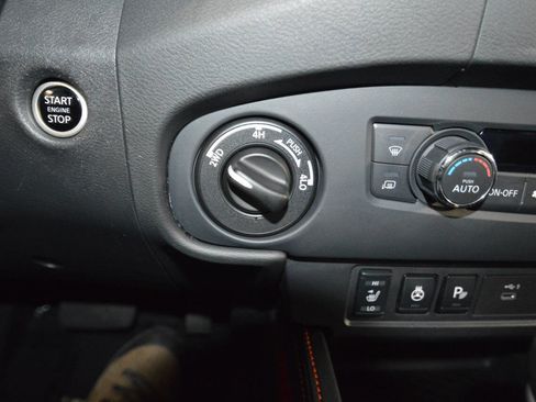 Used 2024 Nissan Frontier PRO-4X w/ Pro Convenience Package image 34