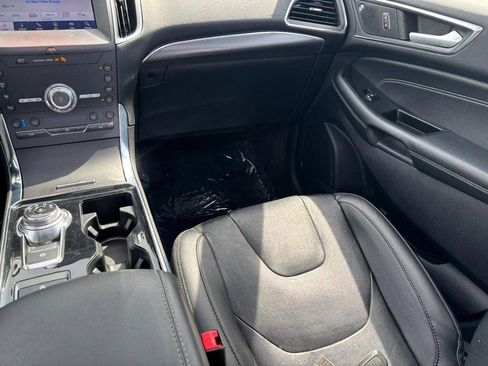 Used 2020 Ford Edge Titanium w/ Equipment Group 301A FWD image 17