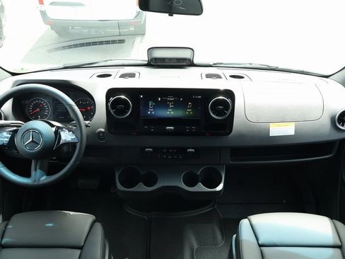 New 2025 Mercedes-Benz Sprinter 2500 image 4