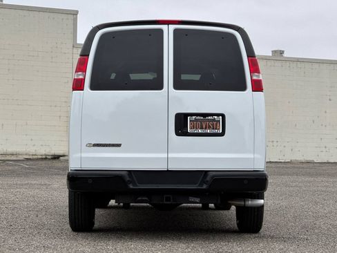 Used 2020 Chevrolet Express 3500 LS RWD image 5