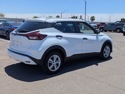 Used 2023 Nissan Kicks S FWD image 5