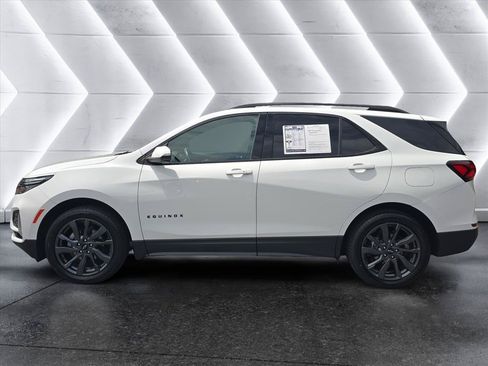 Used 2022 Chevrolet Equinox RS w/ RS Leather Package AWD/4WD image 2