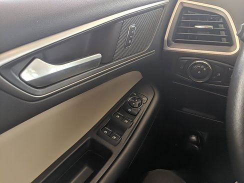 Used 2023 Ford Edge SEL image 22