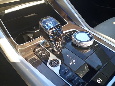 Used 2022 BMW X6 xDrive40i w/ Executive Package image 24