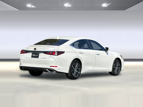 Certified 2024 Lexus ES 350 w/ Premium Package FWD image 8