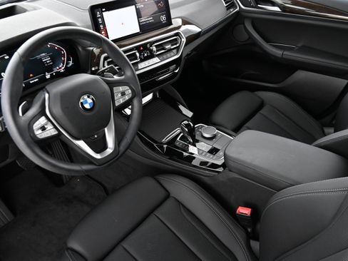 Certified 2025 BMW X4 xDrive30i w/ Premium Package image 10