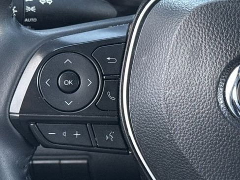 Used 2025 Toyota Corolla SE w/ Convenience Package image 14