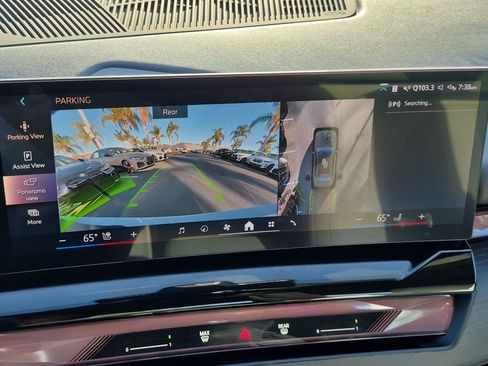 Used 2025 BMW i5 eDrive40i w/ M Sport Package RWD image 25