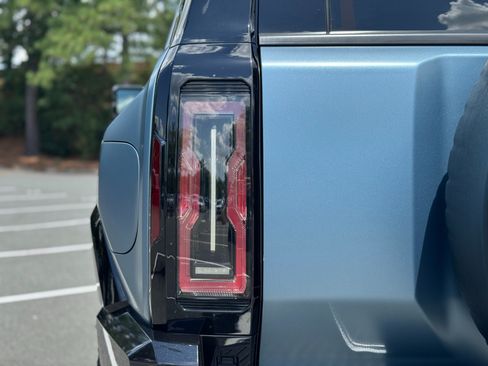 Used 2024 GMC Hummer EV 3X w/ Omega Edition AWD/4WD image 23